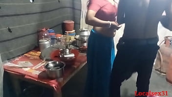रसोई के साथ पत्नी सेक्स (Localsex31 द्वारा आधिकारिक फ्लिक)