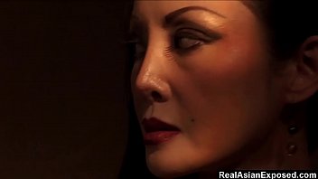 リアルアジアンエクスポーズド-アジアの魔女アンジュヴィーナスは奇妙なファンタジーを共有しています