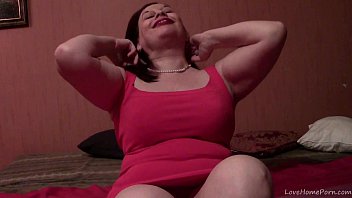 Esposa BBW madura divirtiéndose en solitario
