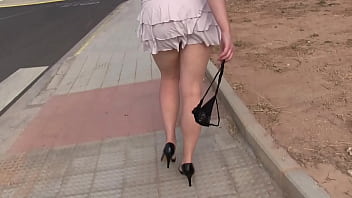 Vợ nóng bỏng của tôi khỏa thân bên ngoài! Biên soạn!