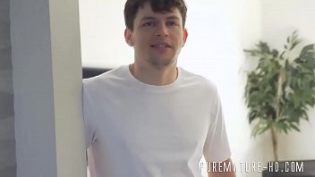 Đường ray con đĩ ngực khổng lồ trưởng thành trên con gà trống khổng lồ