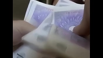 Geschnallt für Bargeld reif verkaufen Vagina an jugendlichen Hengst