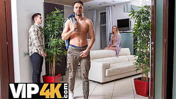 SHAME4K. Stepson ima spolne odnose z zlobno milf po svojem ljubimcu