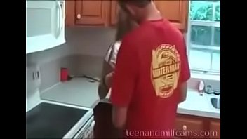Stepon Fucks Stepmom - veja mais em