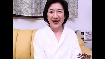 Mignon cinquante femme mûre Nana Aoki r. Porno VDC gratuit