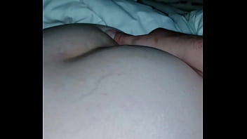 热妻子从后面被手指