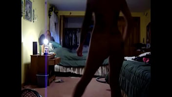 Hjemmelaget amatør fuckslut wifey avkledning