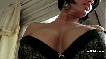 뜨거운 쿠거는 큰 dinky를 얻는다.