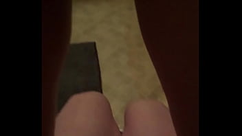駆け出しの妻が私を溶けた小便に沈める