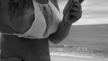 Min wifey leder til stranden