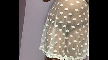 Sexy manželka oblečená vo veľkolepom spodnom prádle