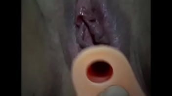 아내를 때리는...