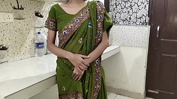 Indian Hot Stepmom har hot sex med stesønn på kjøkkenet!