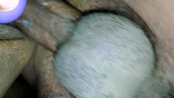 Vợ nóng bỏng mới dùng chỉ nha khoa