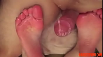 Mit Wife's Feet Kostenloses Amateur-Porno-Video om