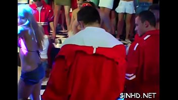 Συμμορία γυμνιστών