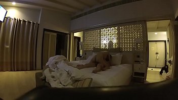 Piilotettu aasialainen vaimo