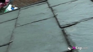 Špehoval jsem zralou manželku mého souseda, která s ním měla kybersex!!!