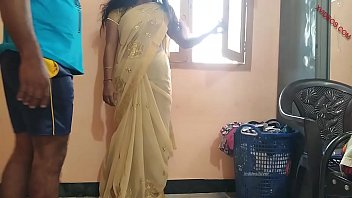 अकेले वॉचमैन के साथ सेक्स किया