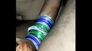 Desi otrogen fru delade