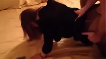 Aisankannattajapuoliso kuvaa venäläistä vaimoaan ystävänsä kanssa