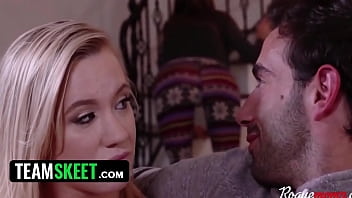 MILF ΜΗΤΡΙΆ ΕΝΑΝΤΊΟΝ ΈΦΗΒΟΣ GF; - Θέλω και τα δύο