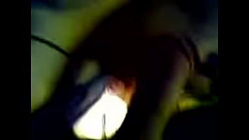 Vrouw gebruikt electro-hitachi