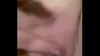 topla žena palec kavč