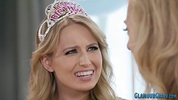 الكوجر مثليه فرك في سن المراهقة